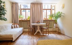 Cozy Suite With Inner Yard